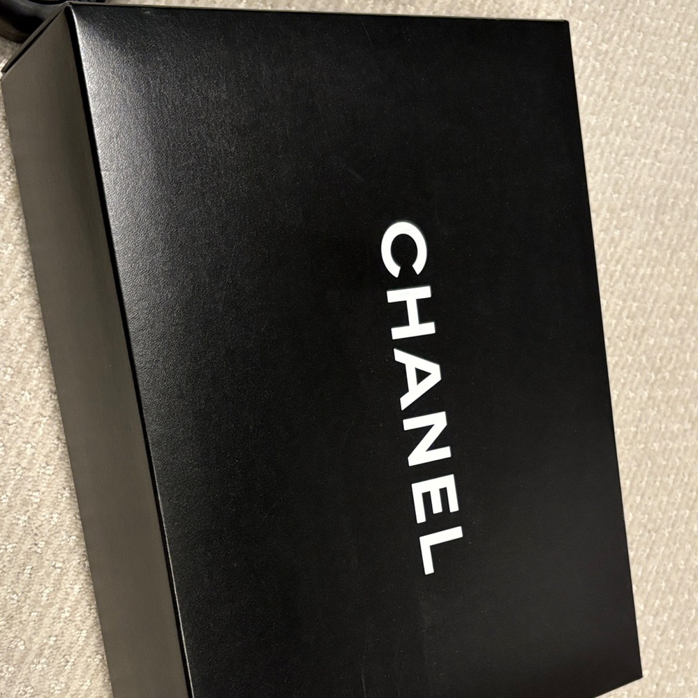 NWT Vintage Chanel Soft & Chain Flap Bag - Picture 9 of 9